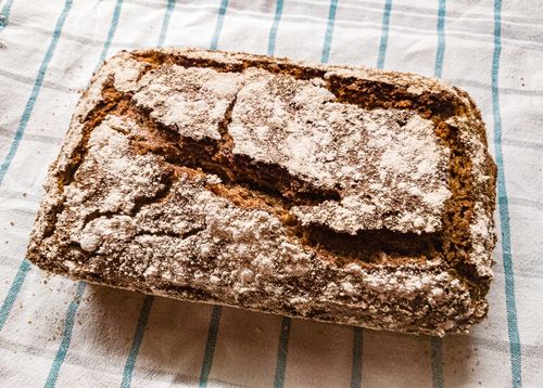 Roggenschrotbrot